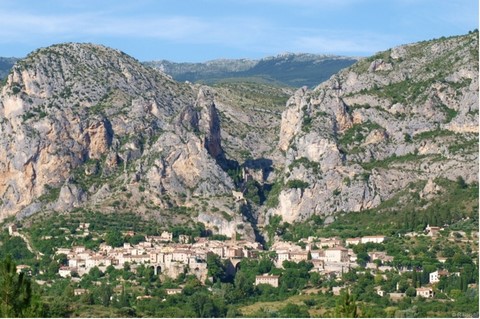 Moustiers-Ste-Marie-Vue-générale